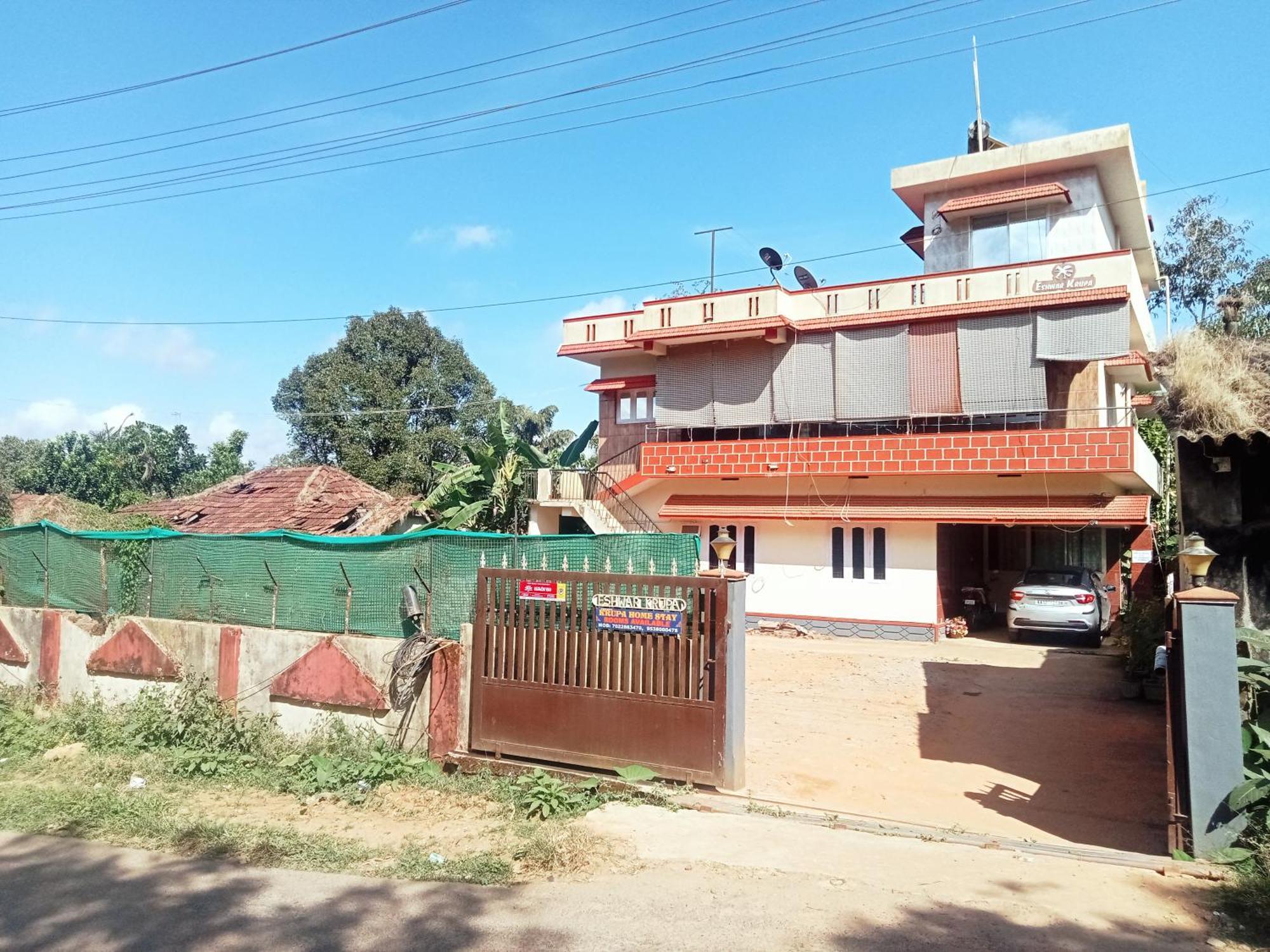 Eshwarkrupa Homestay Madikeri Luaran gambar