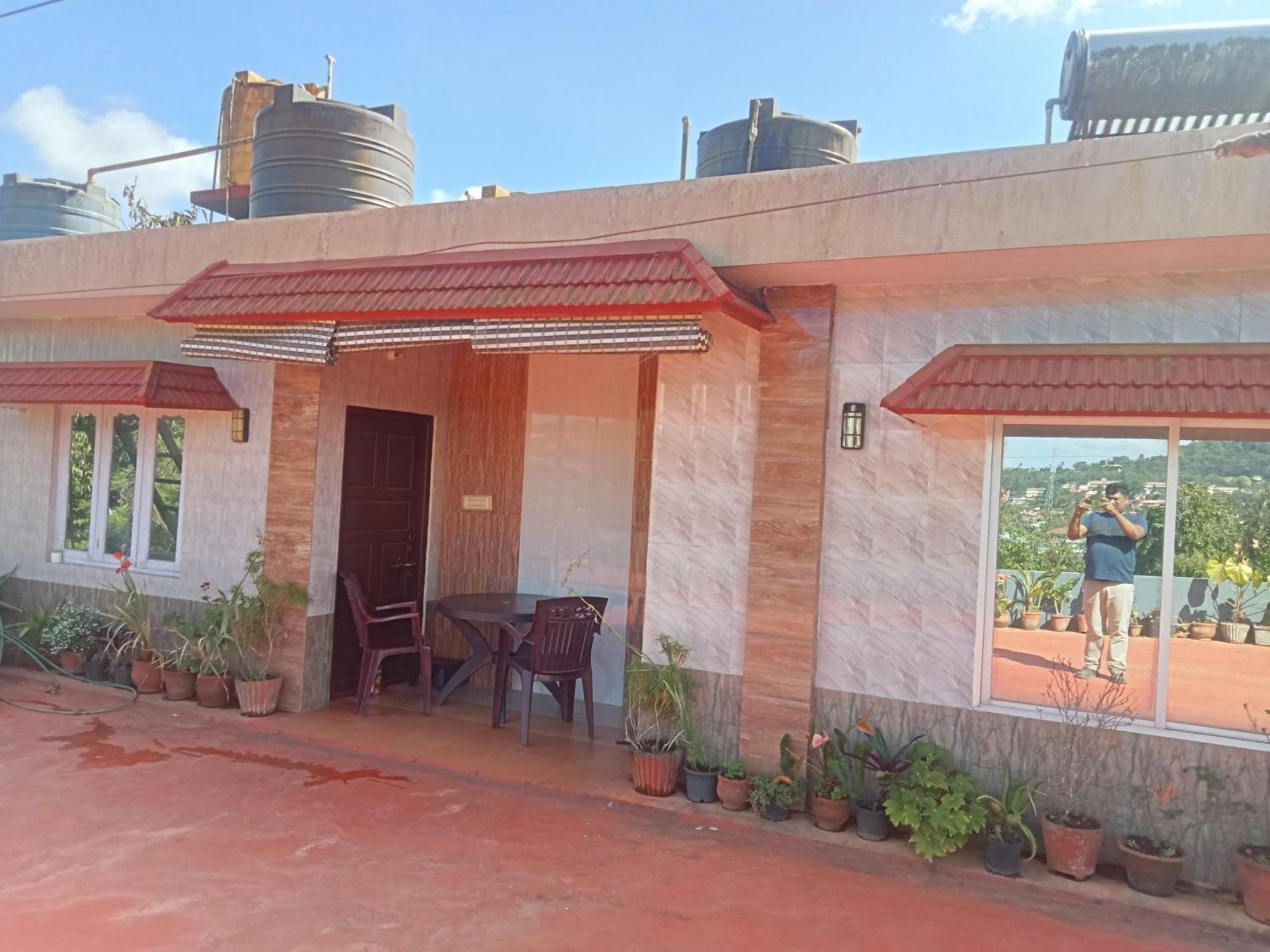 Eshwarkrupa Homestay Madikeri Luaran gambar