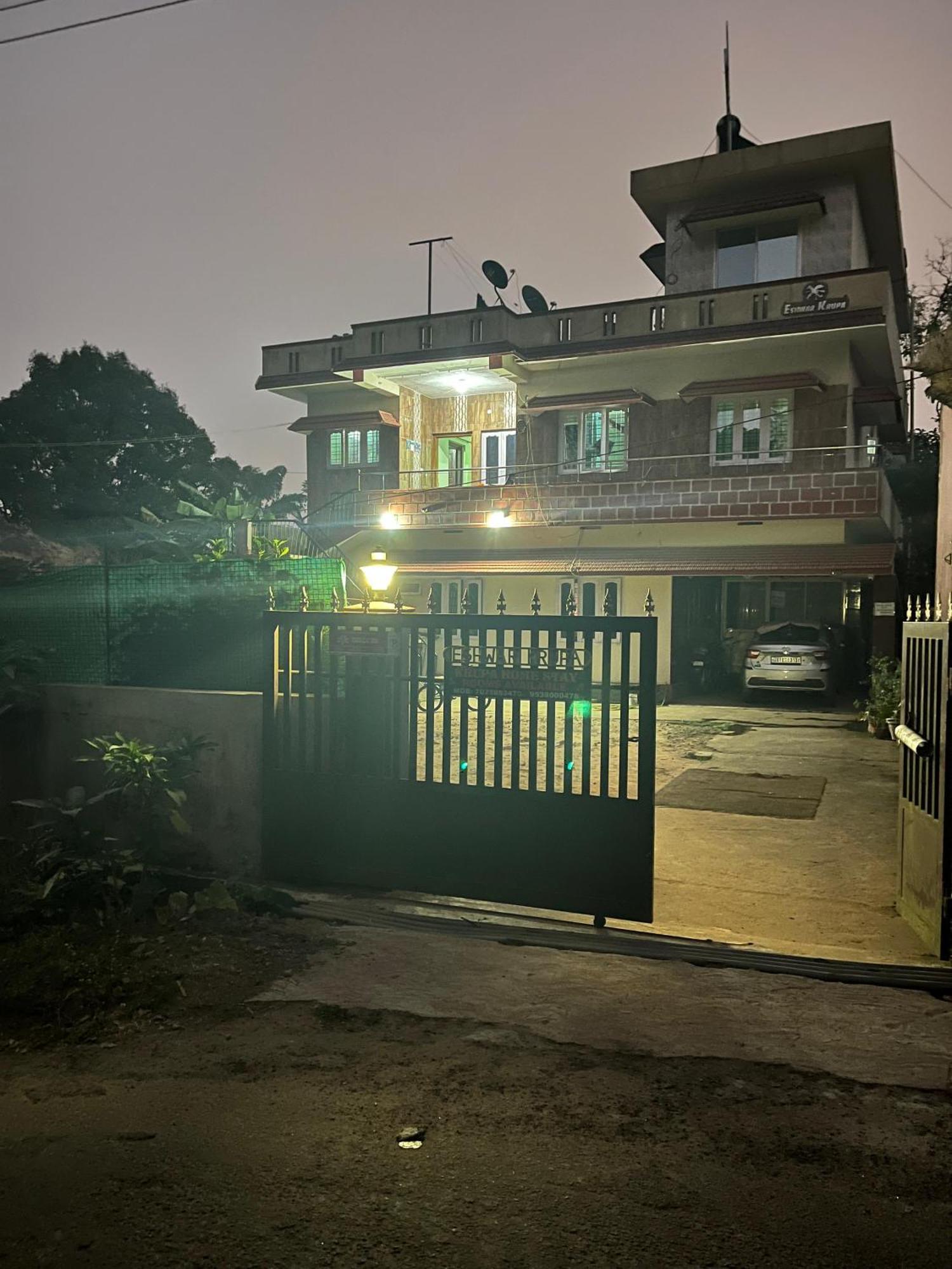 Eshwarkrupa Homestay Madikeri Luaran gambar